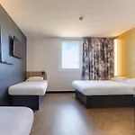 فندق Valmy Toison D'or 3*