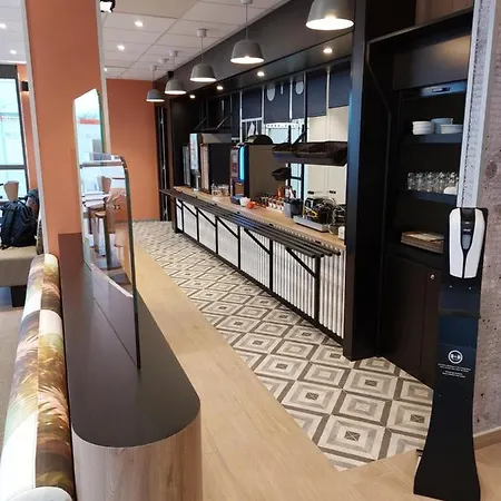 Valmy Toison D'or Hotel