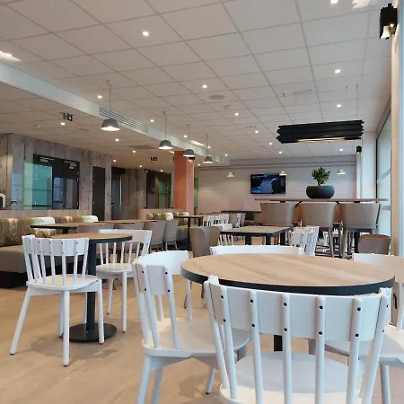 Valmy Toison D'or Hotel