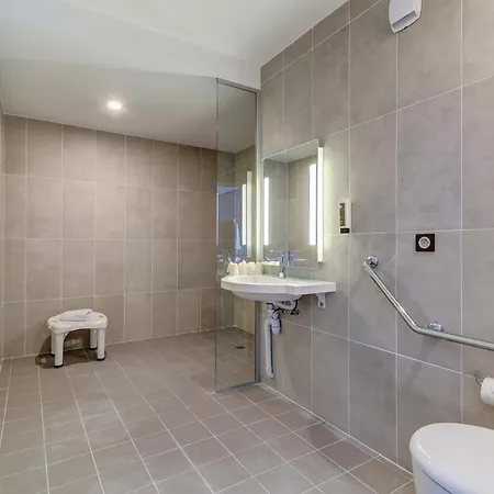 ホテル Valmy Toison D'or ディジョン