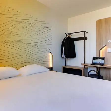 Hotel Valmy Toison D'or 3*