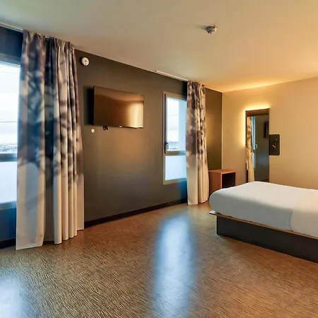 Valmy Toison D'or Hotel
