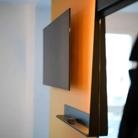 Hotel Valmy Toison D'or 3*