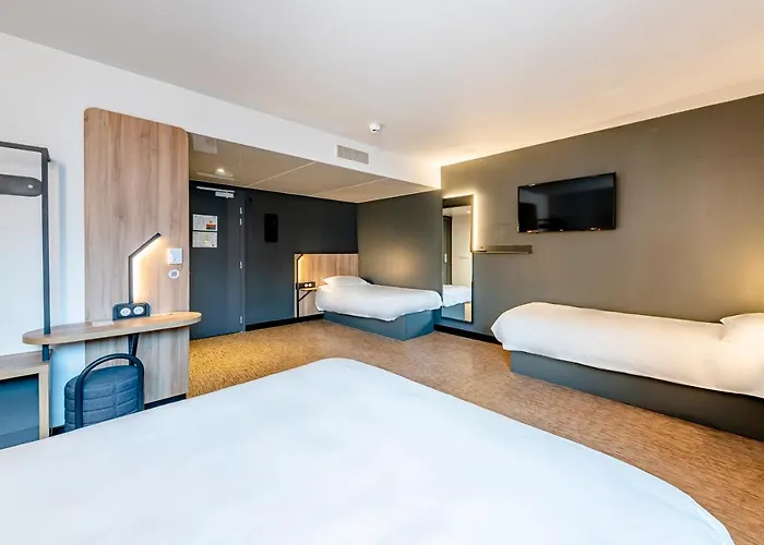 Hotel Valmy Toison D'or 3*