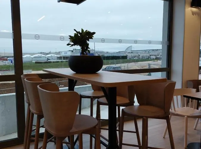 Hotell Valmy Toison D'or 3*