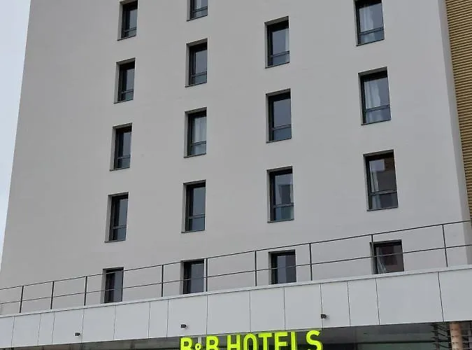 Valmy Toison D'or Hotel