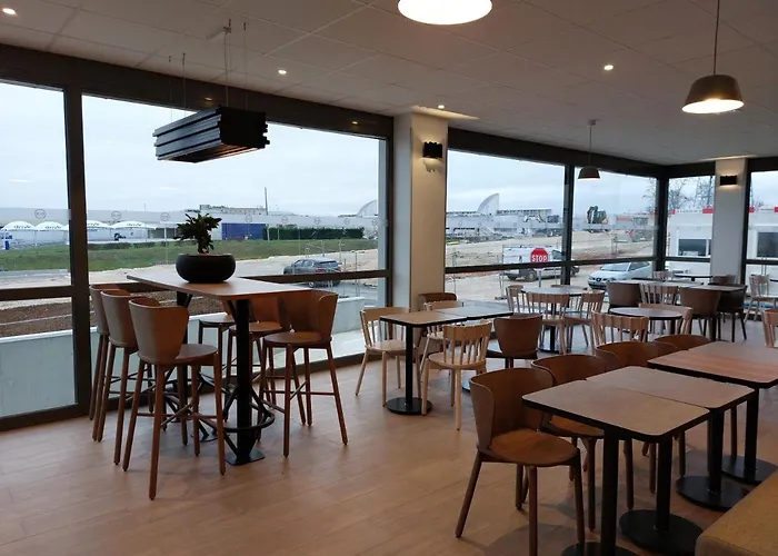 Hotel Valmy Toison D'or