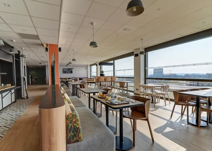 Hotel Valmy Toison D'or