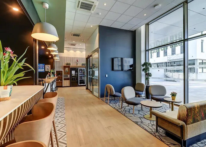 Hotel Valmy Toison D'or 3*