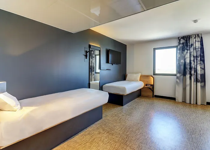 Hotell Valmy Toison D'or 3*